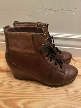Merrell Brown wedgetarian  Lexie Leather Lace-Up Ankle Boots